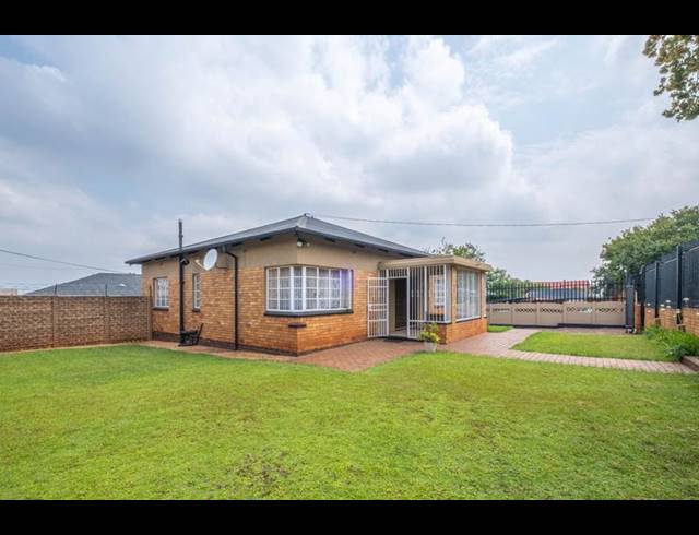 3 BEDROOM HOUSE FOR SALE IN PRIMROSE HILL